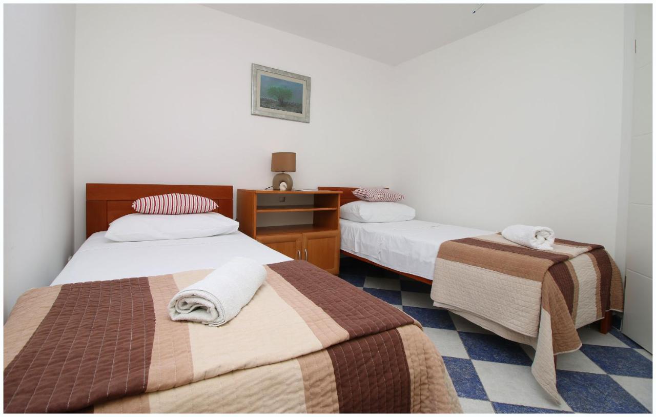 Apartments Elvis Primošten Extérieur photo