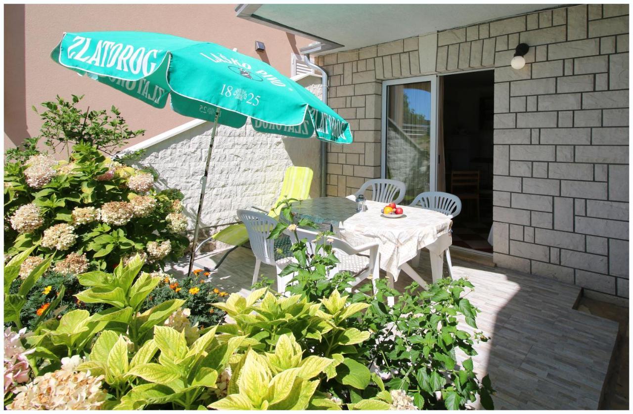 Apartments Elvis Primošten Extérieur photo